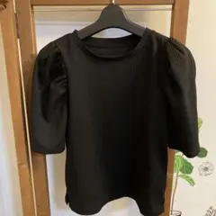 GU黒 パフスリーブ Tシャツ　Sサイズ　即日発送