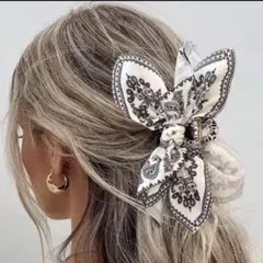 髪　クリップ　白　モノトーン　リボン バンスクリップ ペイズリー ヘアクリップ