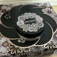 2025 クリスマスコフレ　DECORTÉ ルースパウダー 専用ポーチ付き