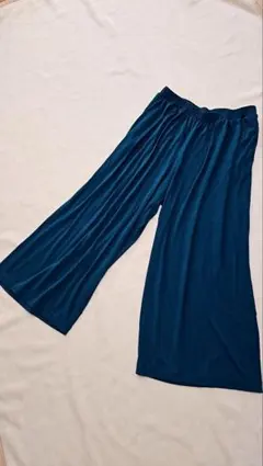 ユニクロ ワイドパンツ グリーン