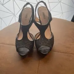 miu miu グリッター Tストラップ パンプスのサムネイル