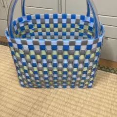 カラフルなかごバッグ