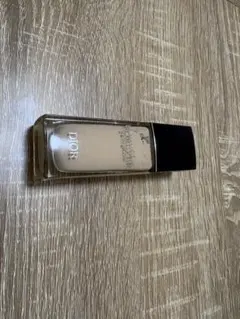 Dior ディオールスキン　フォーエバー　フルイドグロウ　0W