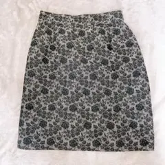黒とグレーの花柄タイトスカート　後ろゴム　日本製