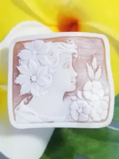 カメオ　ルース　315 少女と花の妖精❷ ストーンカメオ　中古　rカメオ ストーンカメオブローチ兼ペンダントトップ ～妖精と乙女～