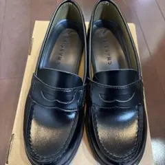 黒いローファー・モカシン（合成皮革）