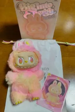 POP MART Big into Energy ぬいぐるみペンダント