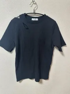 PAGEBOY ブラック Tシャツ 斜めカットアウト