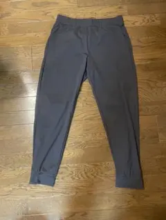 UNIQLO ウルトラストレッチアクティブジョガーパンツ　ダークグレー　M