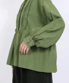 tumugu コットン　タックフリルブラウスのサムネイル