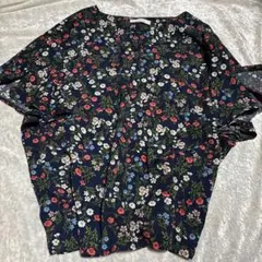 未使用Abercrombie & Fitch 花柄 オーバーサイズ半袖トップスのサムネイル