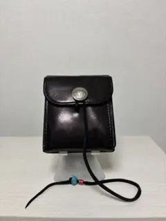 ゴローズ 二つ折り財布 黒 ターコイズビーズ付きのサムネイル