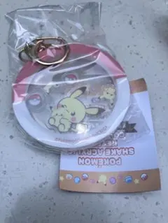 ピカチュウ 3 韓国限定　ポケモン ポップアップ ガチャ アクリルキーリング