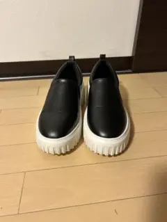 しまむらおかだゆりさん　ブラックスリッポン 合成皮革 ホワイトソール　3Lサイズ
