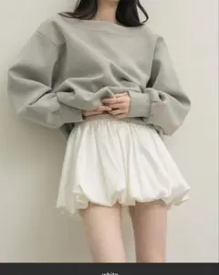 NEUNA サテンバルーンスカート　ホワイト　白　ミニスカート