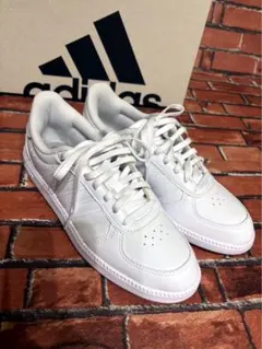 【新品未使用】adidas スニーカー