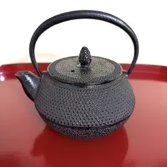 未使用　南部鉄器　鉄瓶 南部鉄器 鉄瓶 平丸アラレ 2.3L OH-318 Shinwadenki