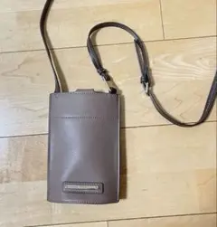 INDIVI スマホショルダーバッグ　グレージュ