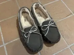 2025年最新】ugg モカシンの人気アイテム - メルカリ
