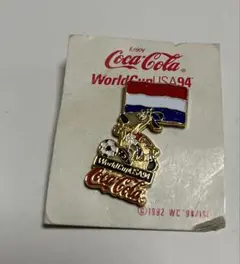 2026年 Coca-Cola FIFA ワールドカップ トロフィーキーホルダー - メルカリ