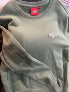 オリーブグリーン クルーネック トレーナー