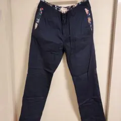 TOMMY ネイビーパンツ フラワー柄のサムネイル