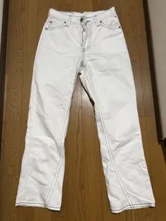 True religion デニム ステッチ 白 TRUE RELIGION フレアデニム 白