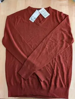 UNIQLO ダークオレンジ Vネックセーター M