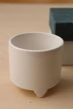 ホワイト陶器製香炉（箱付き）