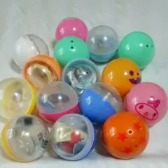 送料込☆「くら寿司びっくらポン」☆１７個まとめ売り☆カプセル付☆