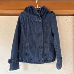 とてもデザインの素敵なデニッシュジャケットです。 とにかくカッコイイです。