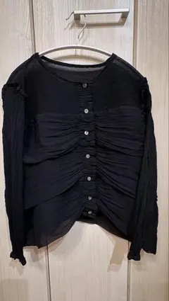 ISSEY MIYAKE me 長袖 カーディガン ブラックのサムネイル