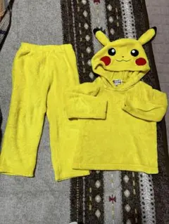 ピカチュウ フリースパジャマセット
