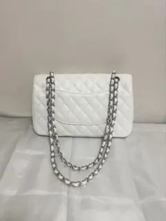 CHANEL ホワイト キルティング バッグ