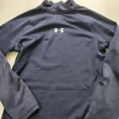 UNDER ARMOUR アンダーシャツ 長袖 ネイビー　サイズ140のサムネイル