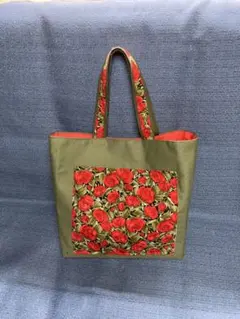 オリーブ色　お洒落　ハンドメイド 花柄　トートバッグ モスグリーン　裏地　赤