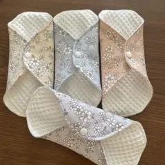 組み換え可❤毎日使える♪特価！防水布ナプキン4枚セット② - メルカリ