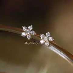 ピアス　 フラワー　スター　星　ゴールド　K18コーティング