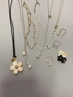 イミテーションパールなど ネックレス　リング　ピアスおまとめ