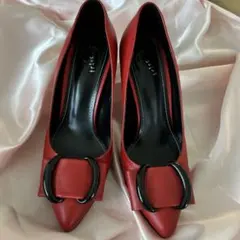 新品★赤いバックル付きパンプス