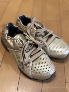 美品！リーボックイージートーン　ゴールド　23cm