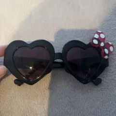 ディズニー　ミニーマウス リボン付きハート型サングラス