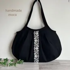 ★インド刺繍グラニーバック　肩掛けショルダーバッグ　軽いバッグ　黒色バッグ★