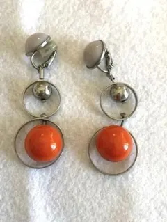 オレンジビーズのフープイヤリング