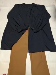 LOWRYS FARM 黒シアー ロング丈シャツブラウス