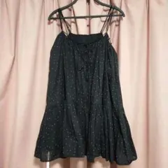 ドット柄フリル付き黒キャミソール coca