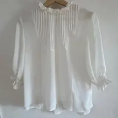 ホワイトフリルブラウス 七分袖　レピピ