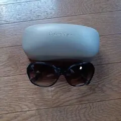 Calvin Klein サングラス　ケース付きのサムネイル