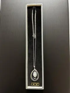 北海道特産メノウ　オーバル型ペンダントネックレス