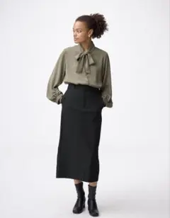 【新品•タグ付き】GU スリットナロースカートZ　ブラック　M